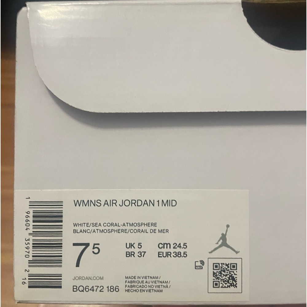 Jordan 1 Strawberries and cream - Picture 7 of 8